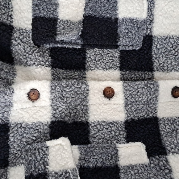 Love Fire Sherpa Buffalo Print Cropped Oversized Fleece Pluse Cardigan Shacket - Picture 5 of 11